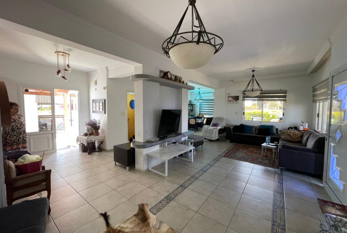 4-Bedroom Villa with a Large Plot and Sea Views