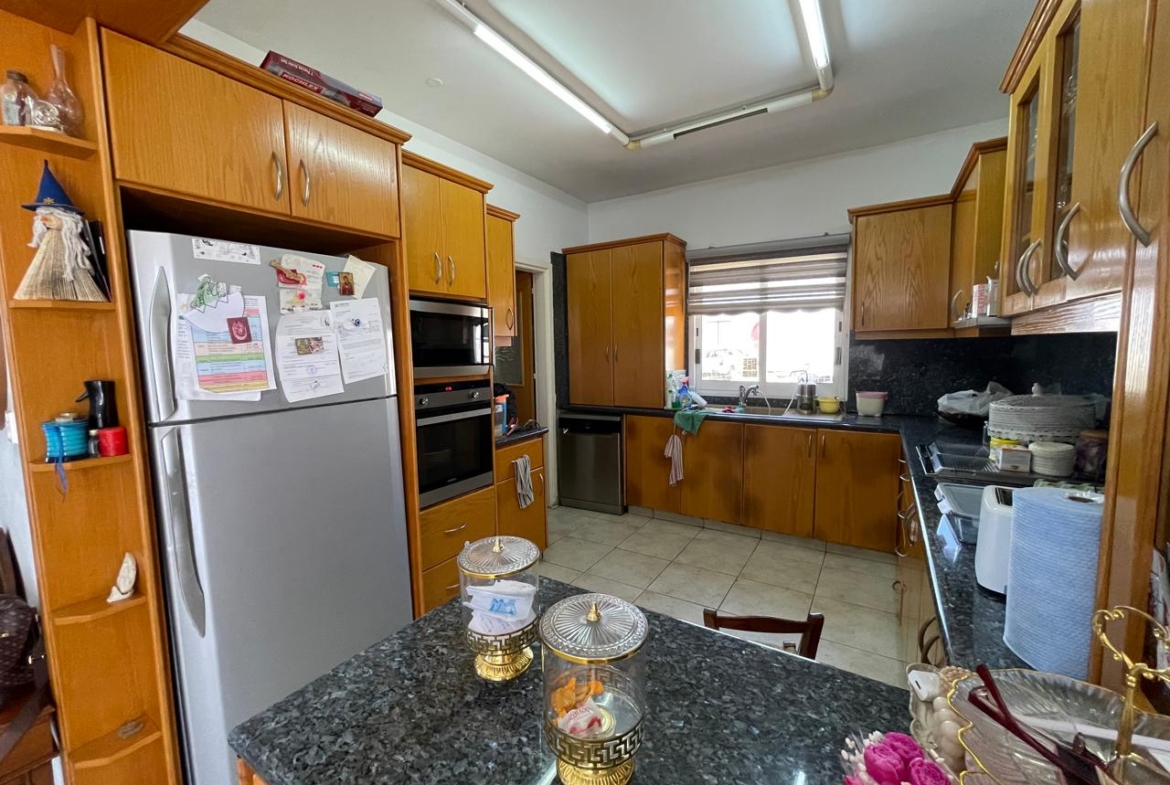 4-Bedroom Villa with a Large Plot and Sea Views