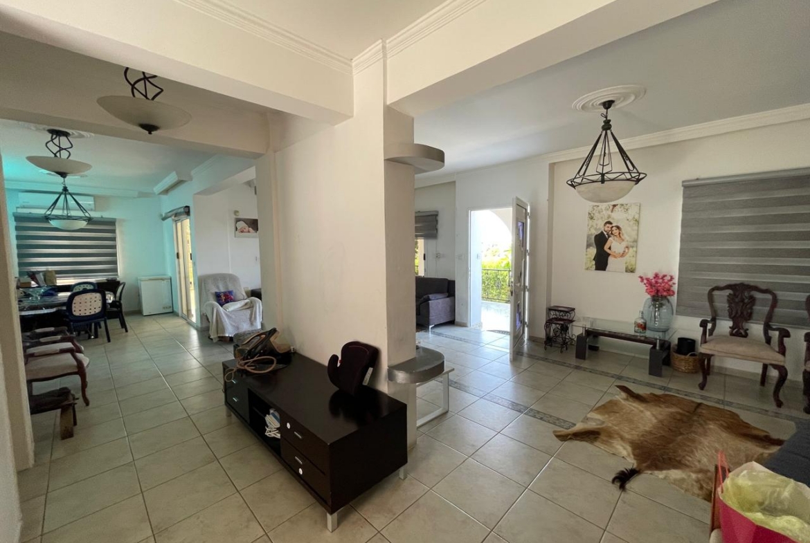 4-Bedroom Villa with a Large Plot and Sea Views