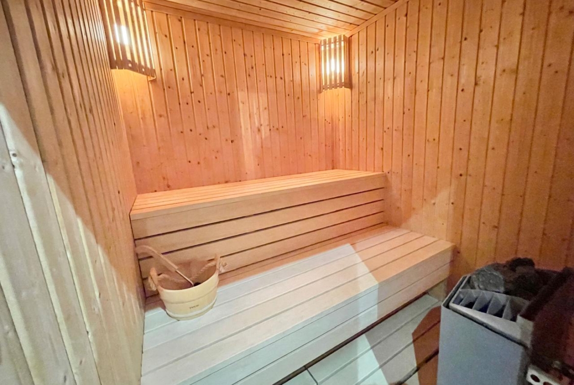 Sea view 6-Room Villa – unusual, solid, beautifully organized