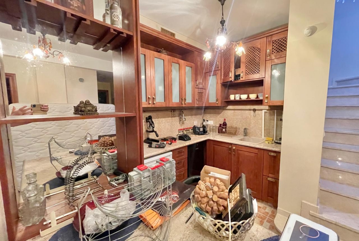 Sea view 6-Room Villa – unusual, solid, beautifully organized
