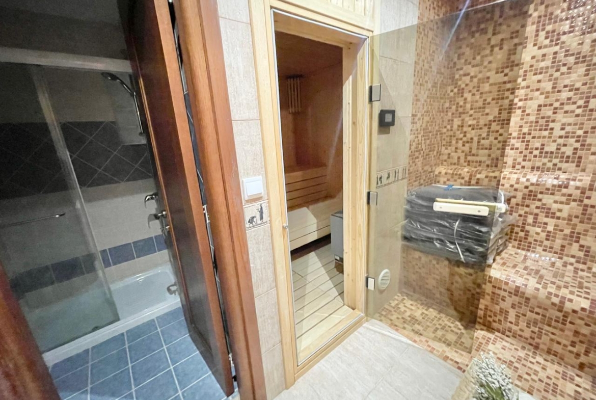 Sea view 6-Room Villa – unusual, solid, beautifully organized
