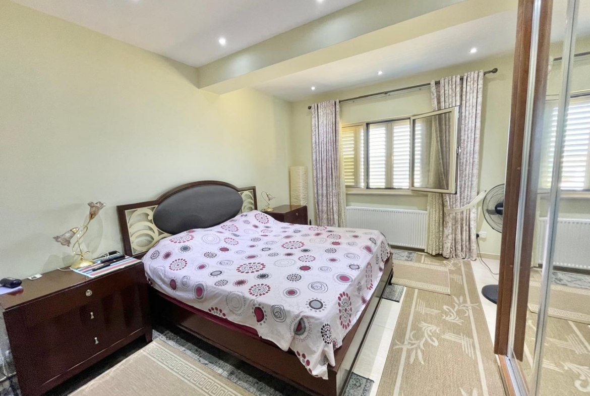 Sea view 6-Room Villa – unusual, solid, beautifully organized