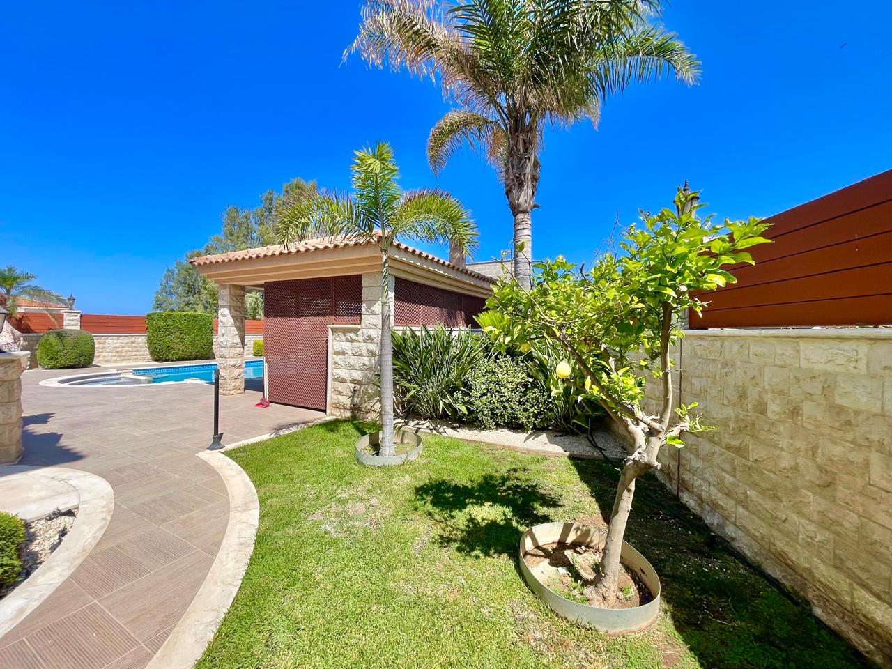 luxury-sea-front-villa-paphos-cyprus2 Sea view 6-Room Villa – unusual, solid, beautifully organized