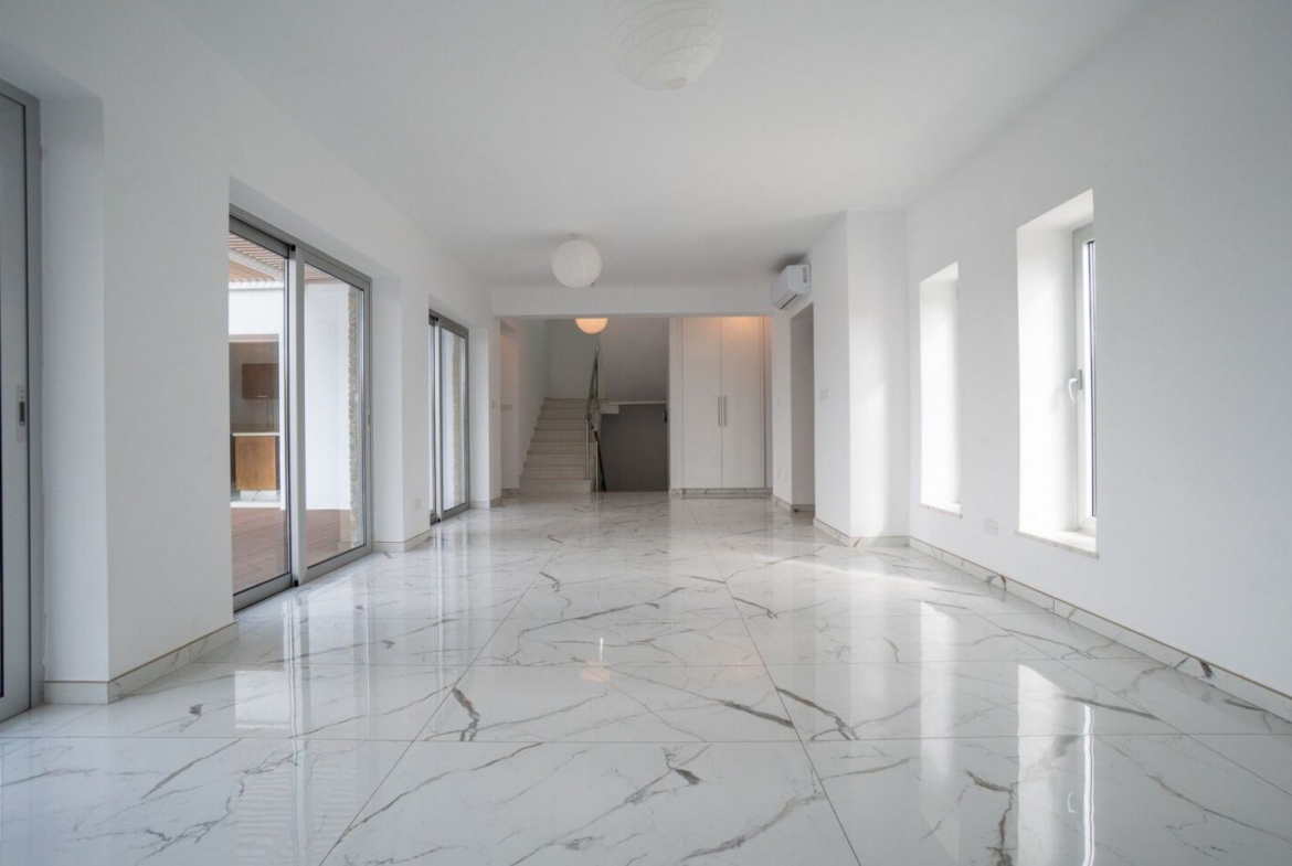 Luxury 6-Bedroom Beach Front Villa with Sea View Panorama