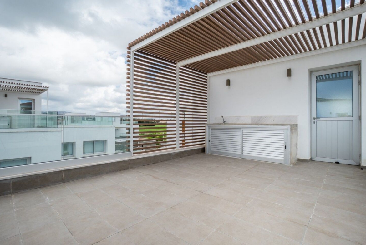 Luxury 6-Bedroom Beach Front Villa with Sea View Panorama