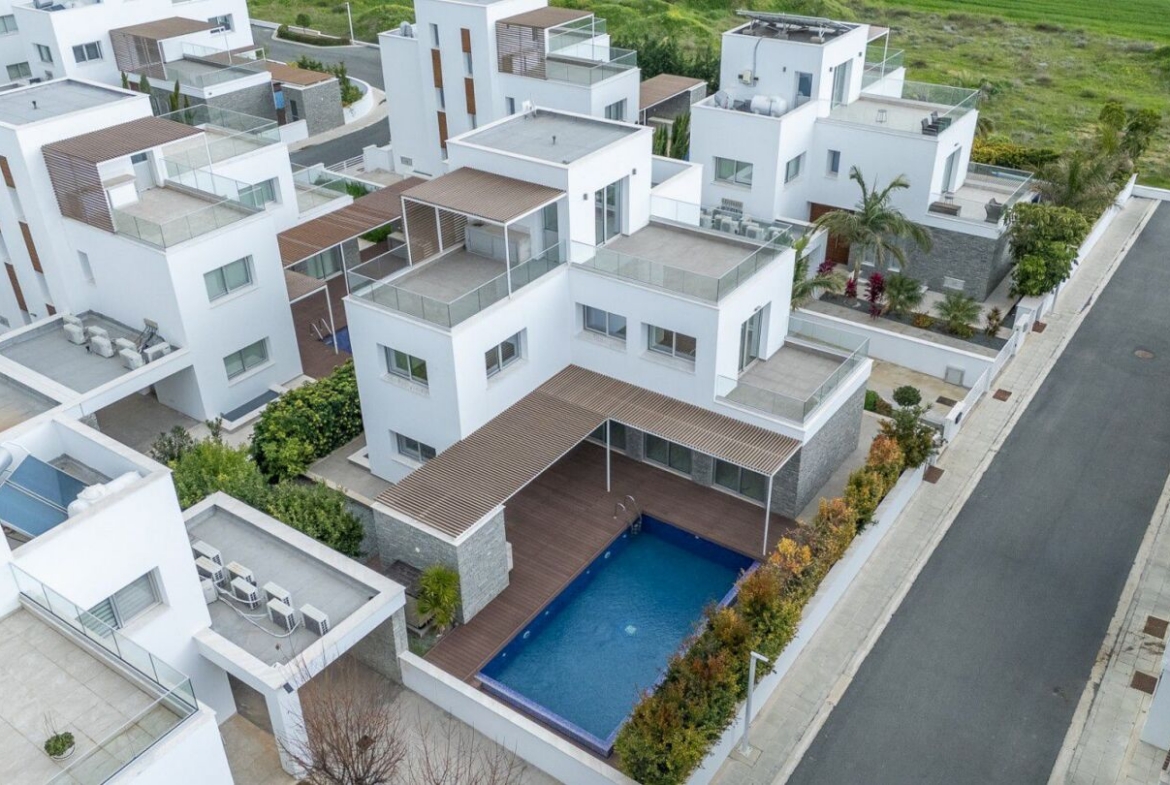 Luxury 6-Bedroom Beach Front Villa with Sea View Panorama