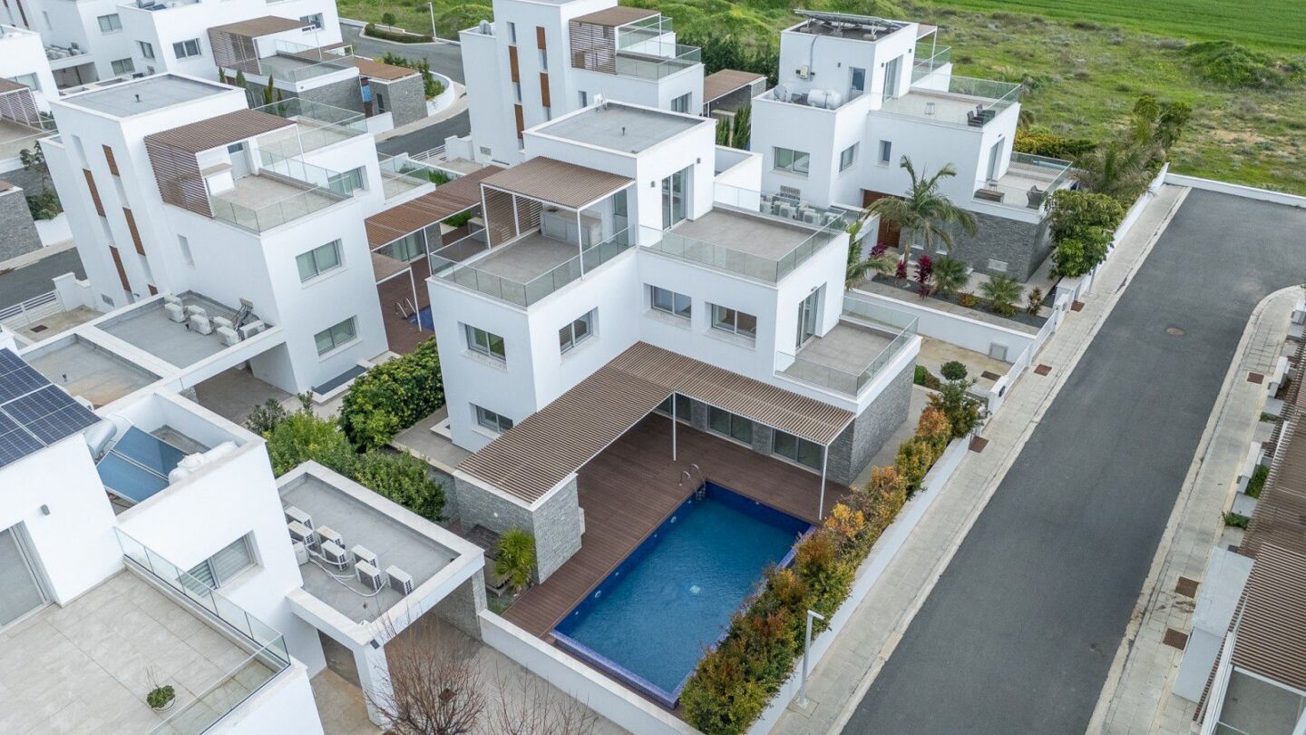 Luxury 6-Bedroom Beach Front Villa with Sea View Panorama