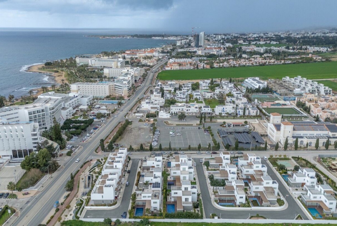 Luxury 6-Bedroom Beach Front Villa with Sea View Panorama