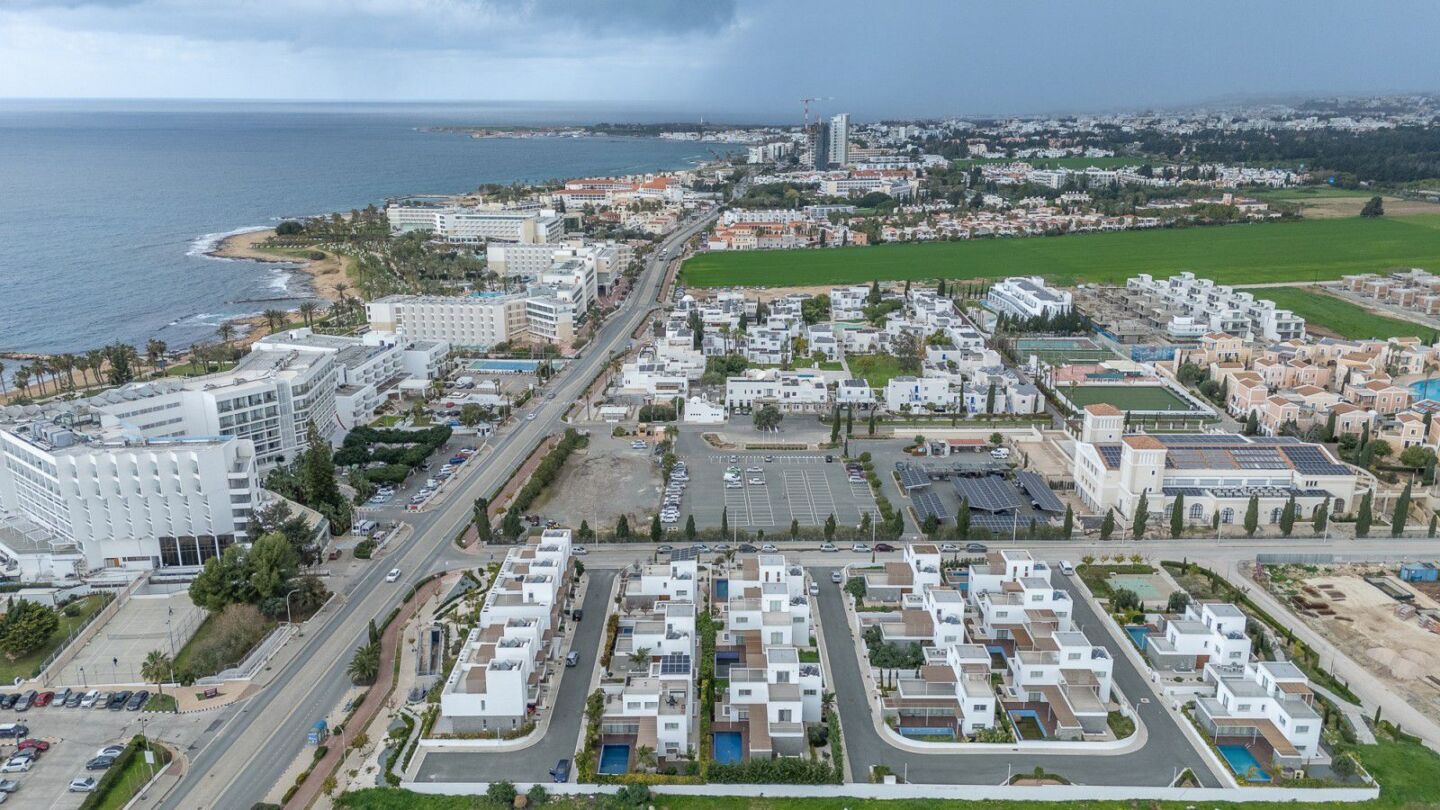 Luxury 6-Bedroom Beach Front Villa with Sea View Panorama