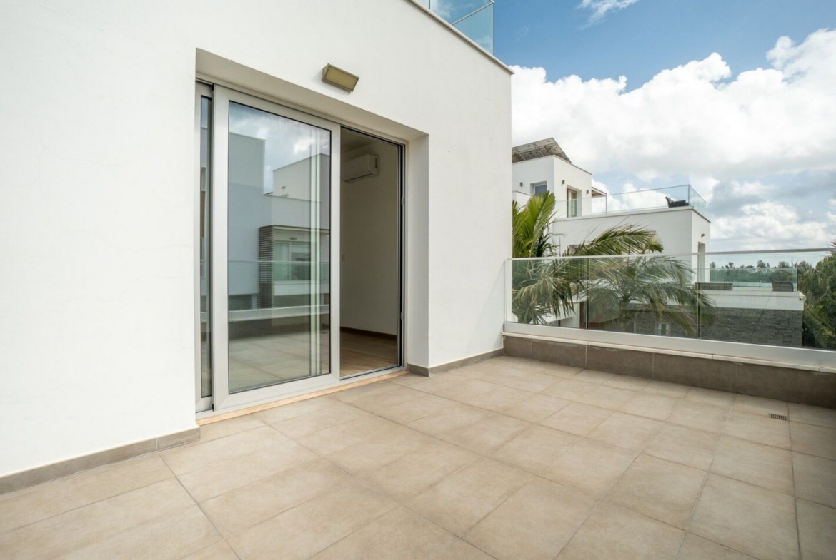 Luxury 6-Bedroom Beach Front Villa with Sea View Panorama