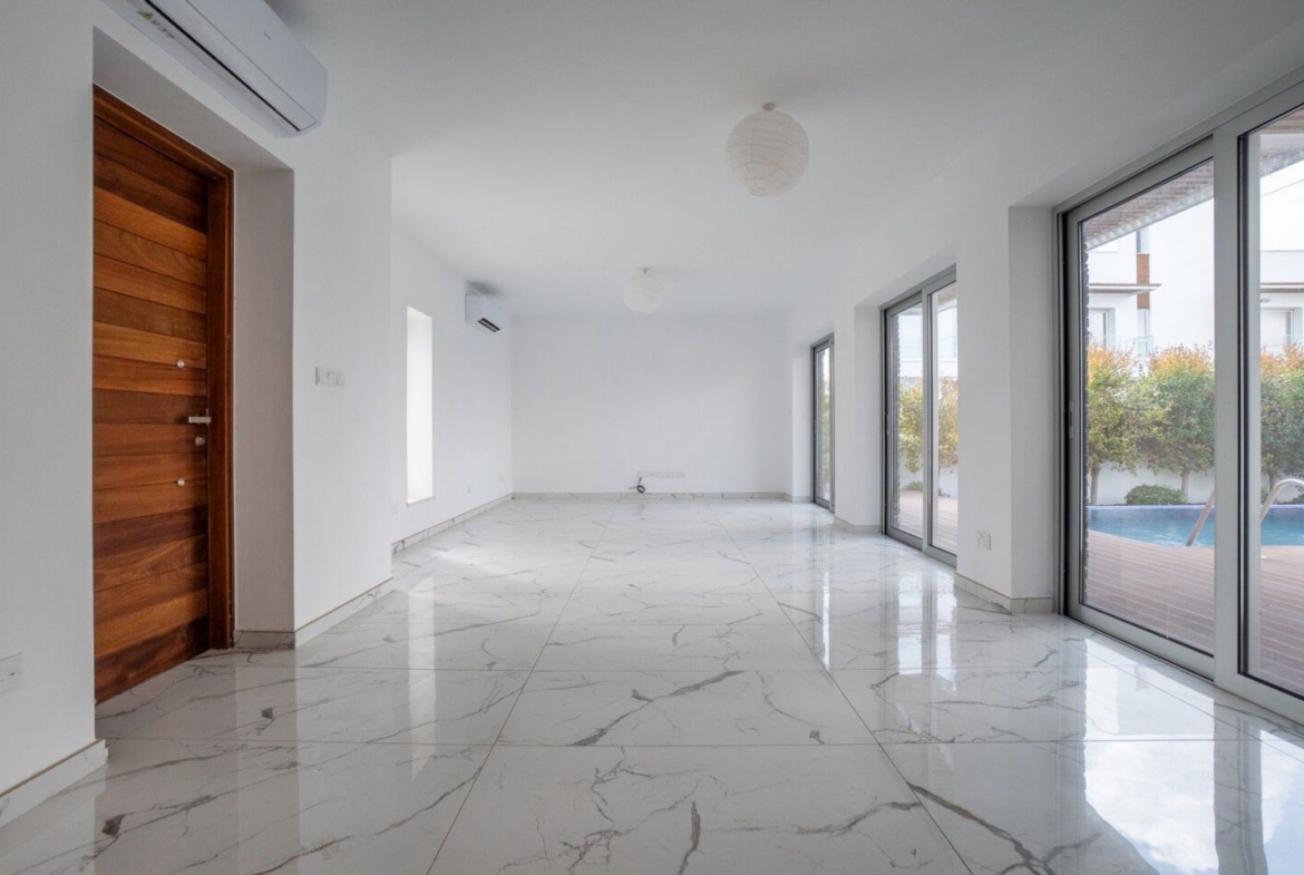 Luxury 6-Bedroom Beach Front Villa with Sea View Panorama