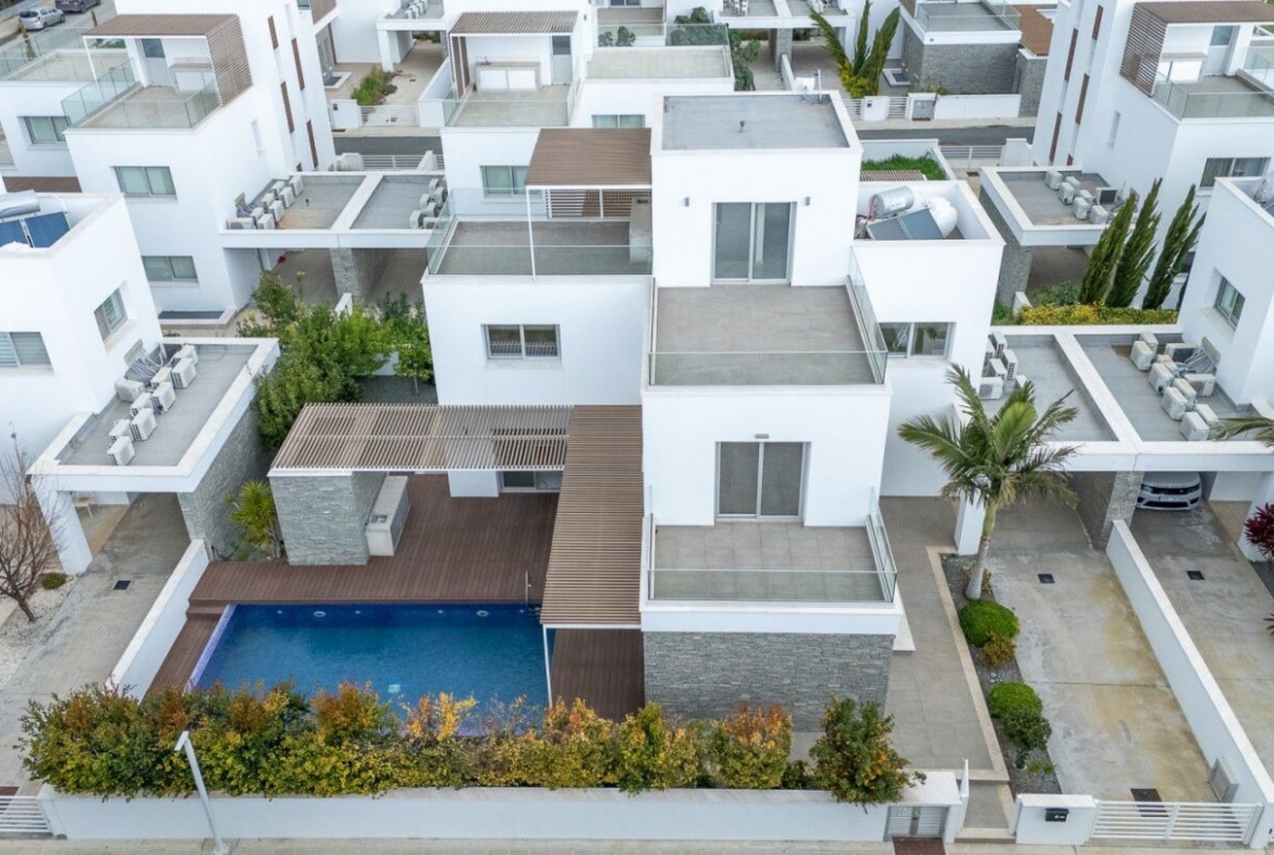 Luxury 6-Bedroom Beach Front Villa with Sea View Panorama