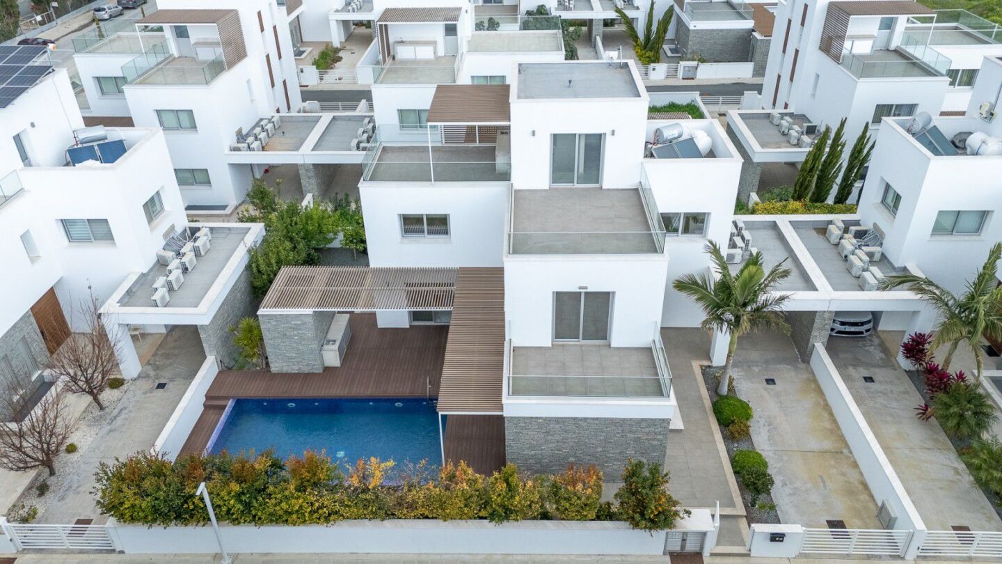 Luxury 6-Bedroom Beach Front Villa with Sea View Panorama