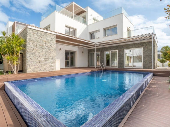 Luxury 6-Bedroom Beach Front Villa with Sea View Panorama