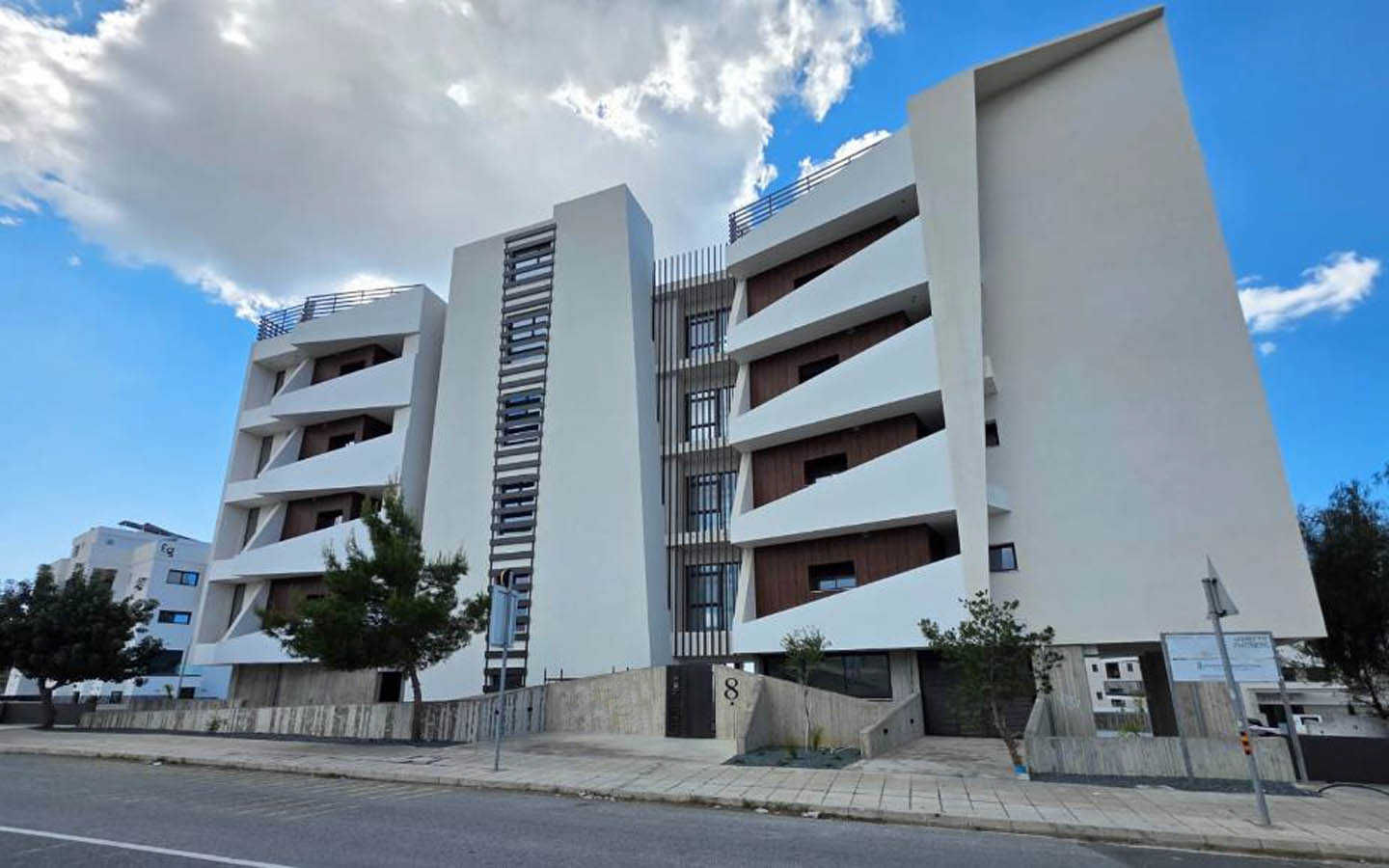 new-apartment-for-sale-in germassogia-limassol21 Spacious 3-bedroom apartment with roof terrace in Limassol