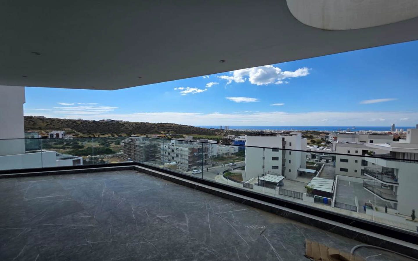 new-apartment-for-sale-in germassogia-limassol23 Spacious 3-bedroom apartment with roof terrace in Limassol