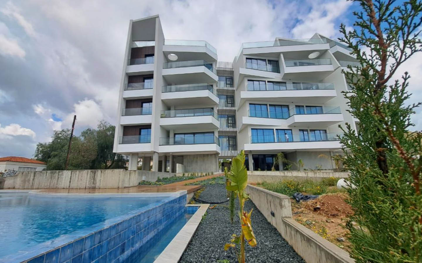 new-apartment-for-sale-in germassogia-limassol24 Spacious 3-bedroom apartment with roof terrace in Limassol