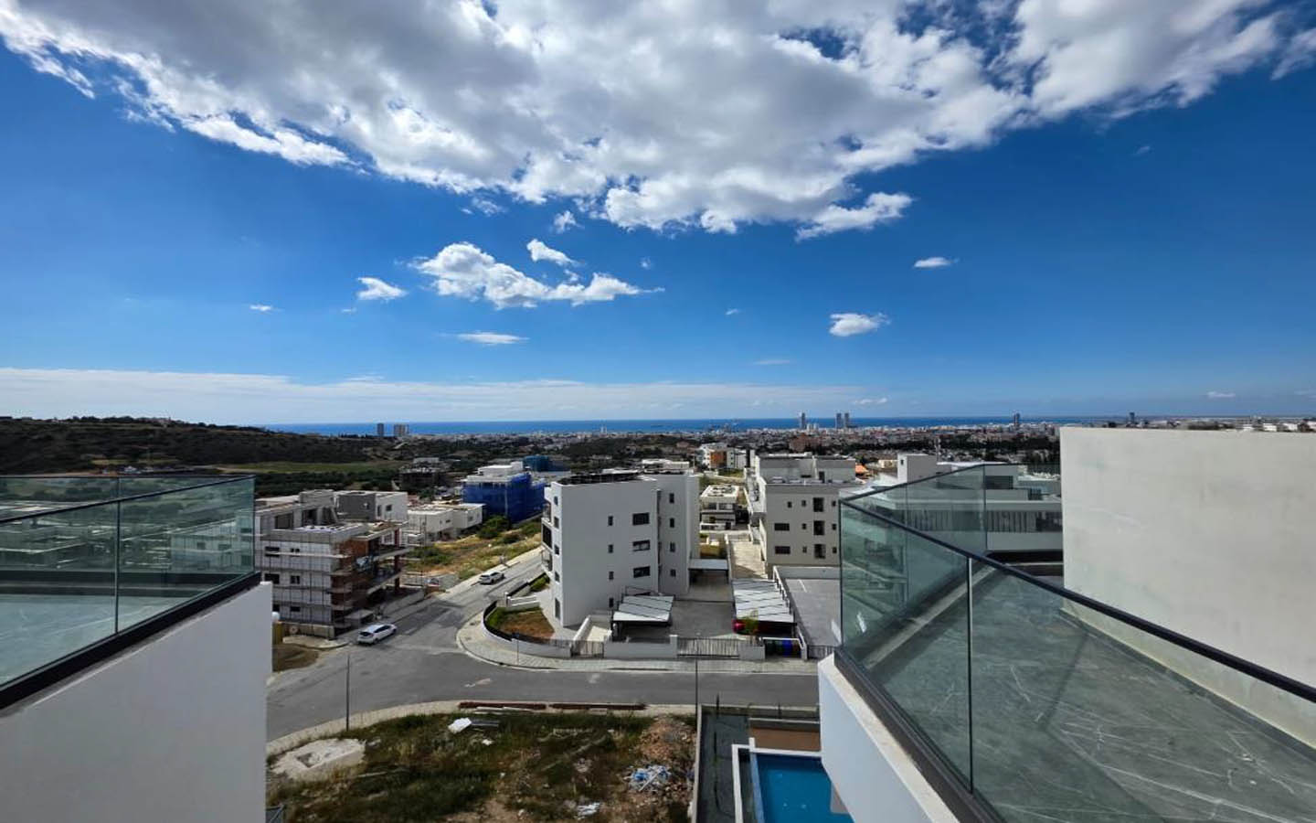new-apartment-for-sale-in germassogia-limassol25 Spacious 3-bedroom apartment with roof terrace in Limassol