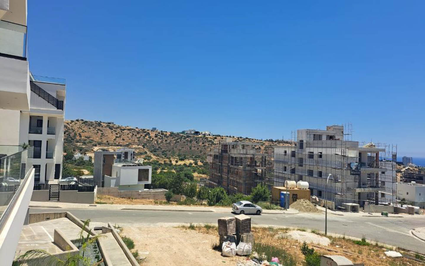 new-apartment-for-sale-in germassogia-limassol32 Spacious 3-bedroom apartment with roof terrace in Limassol