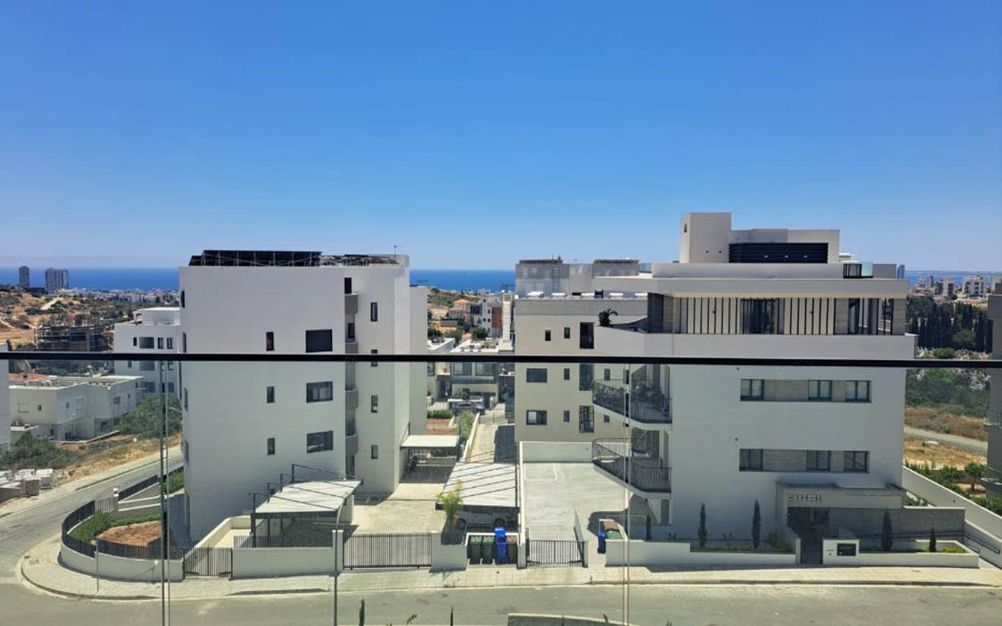 new-apartment-for-sale-in germassogia-limassol33 Spacious 3-bedroom apartment with roof terrace in Limassol