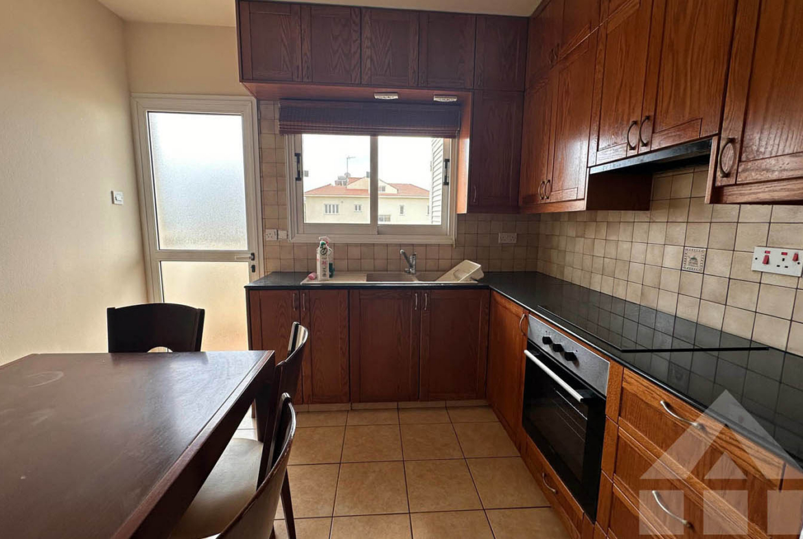 3-Bedroom Apartment with a Spacious Balcony and Views of Green Surroundings