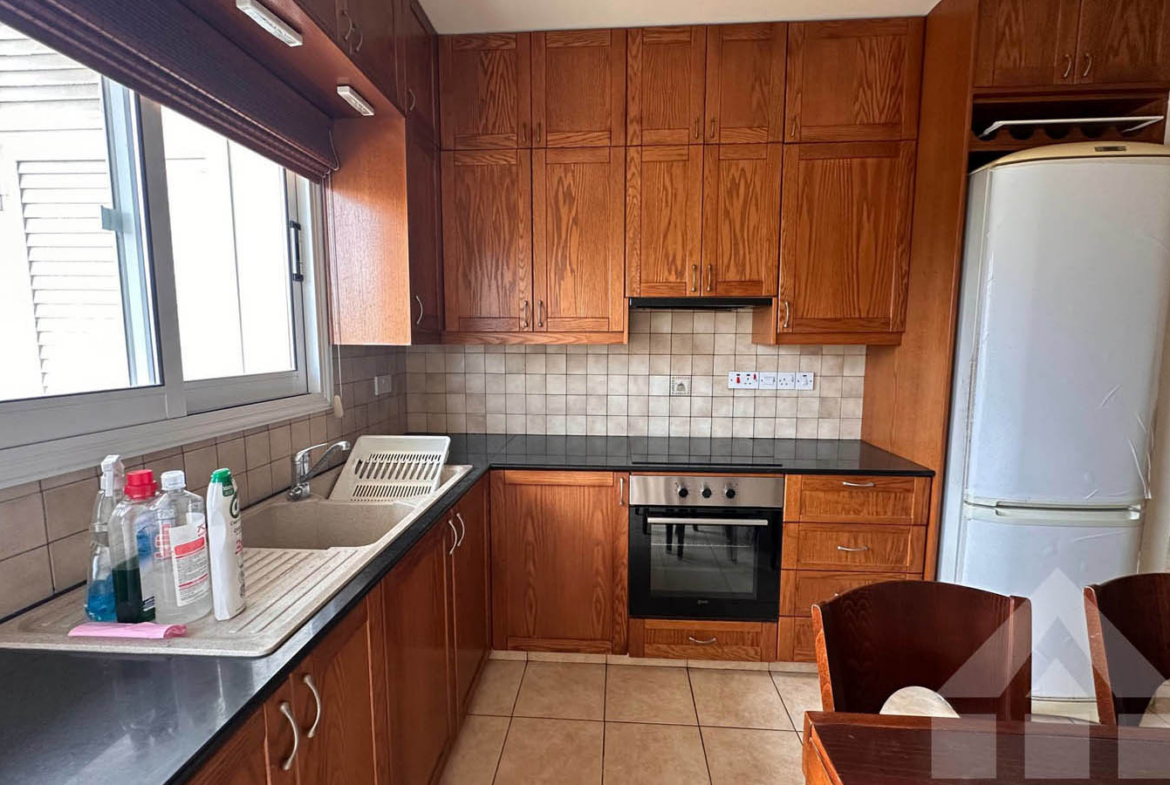 3-Bedroom Apartment with a Spacious Balcony and Views of Green Surroundings