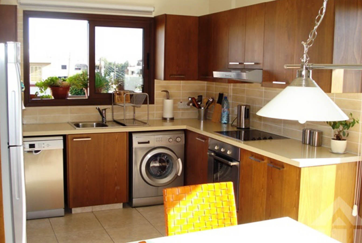 3-Bedroom Apartment Opposite a Green Area