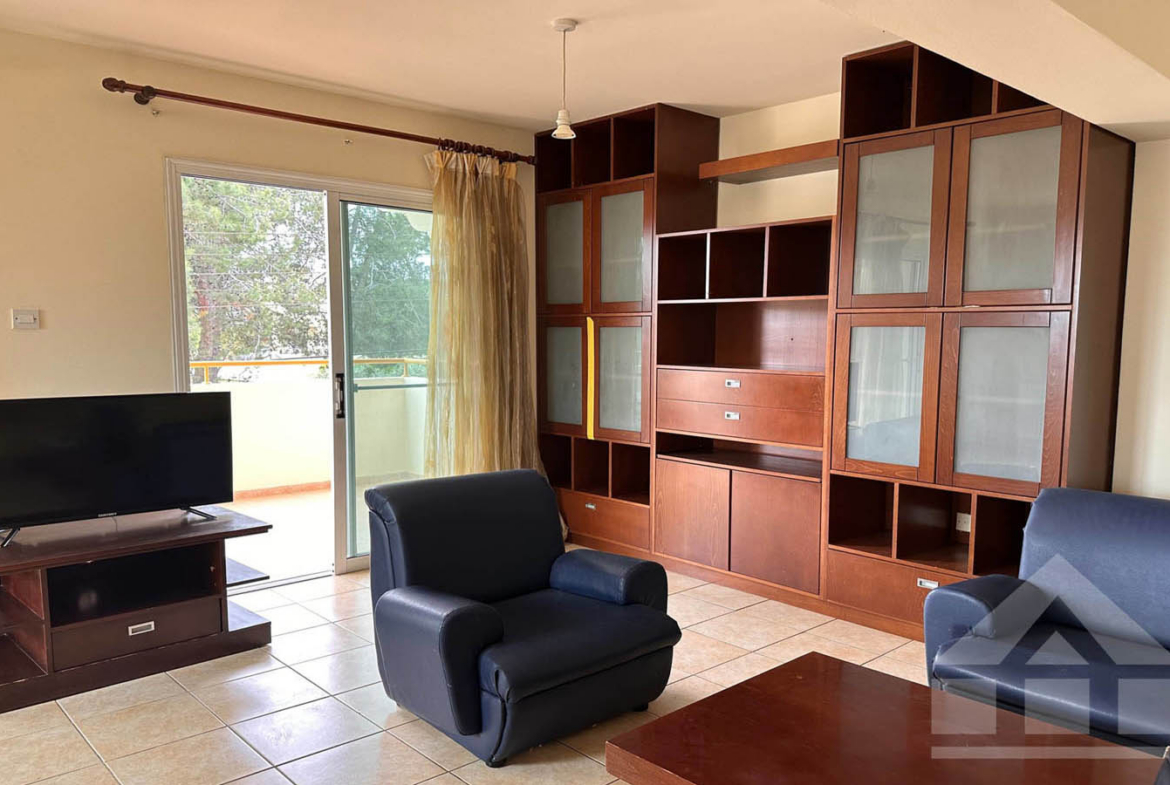 3-Bedroom Apartment with a Spacious Balcony and Views of Green Surroundings