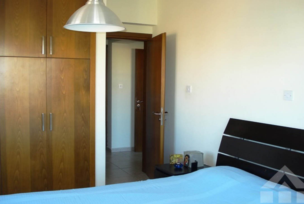 3-Bedroom Apartment Opposite a Green Area