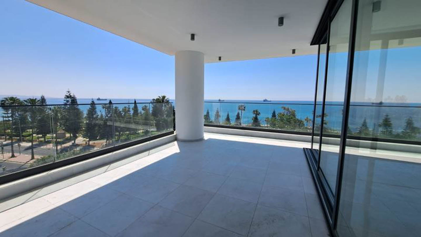 premium-apartment-for-sale-near-sea-limassol-cyprus2 Three-Bedroom Apartment on the 5th Floor with Panoramic Sea Views