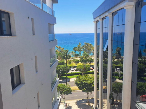 Three-Bedroom Apartment on the 5th Floor with Panoramic Sea Views