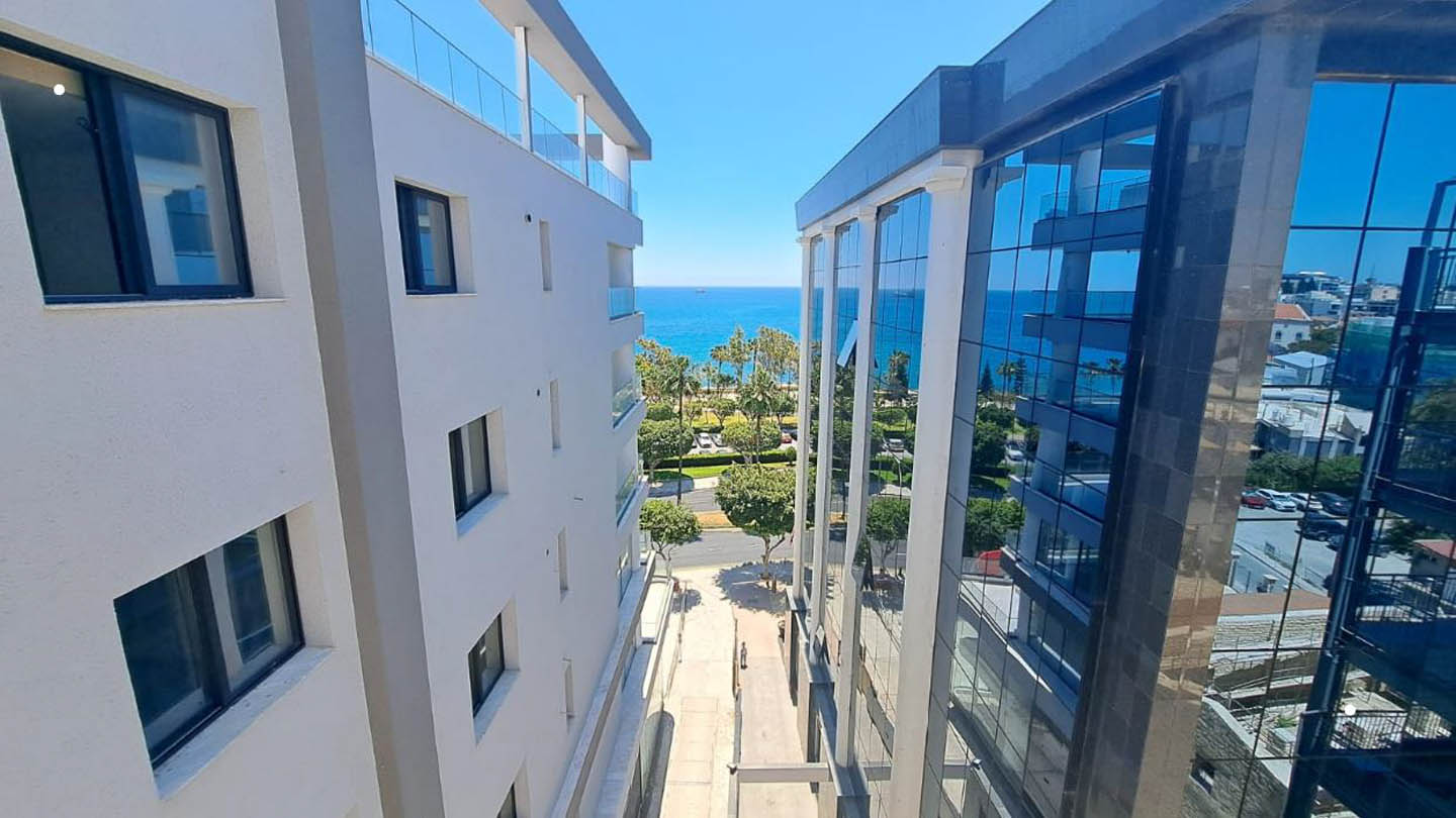 premium-apartment-for-sale-near-sea-limassol-cyprus6 Three-Bedroom Apartment on the 5th Floor with Panoramic Sea Views