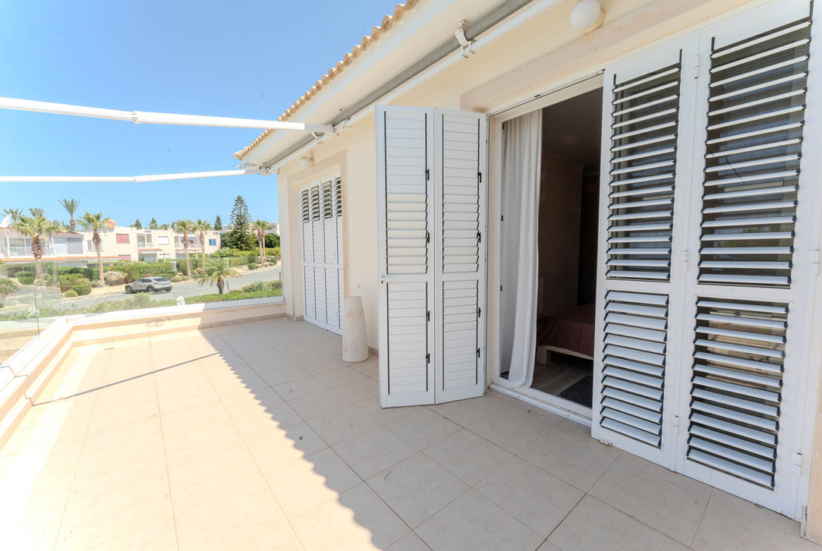 3-Bedroom Beachfront Villa with Swimming Pool