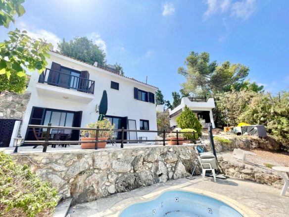 2-Bedroom Villa with a Separate Studio Space