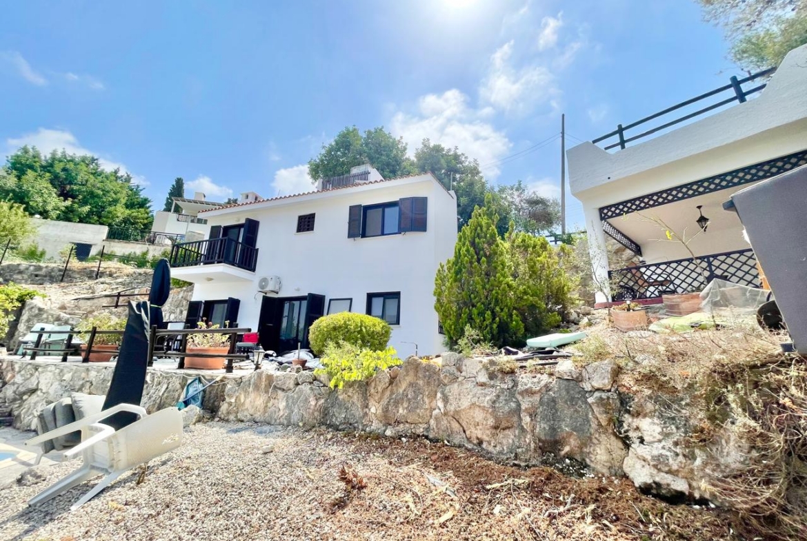 2-Bedroom Villa with a Separate Studio Space