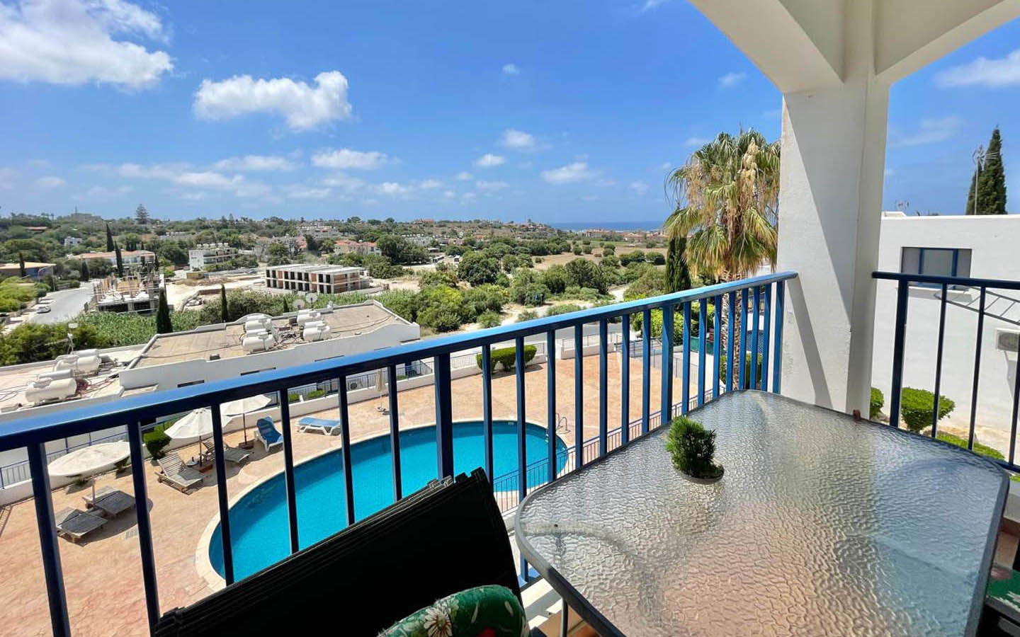 key-ready-apartment-for-sale-paphos-cyprus2 2-bedroom apartment with a large veranda and sea views