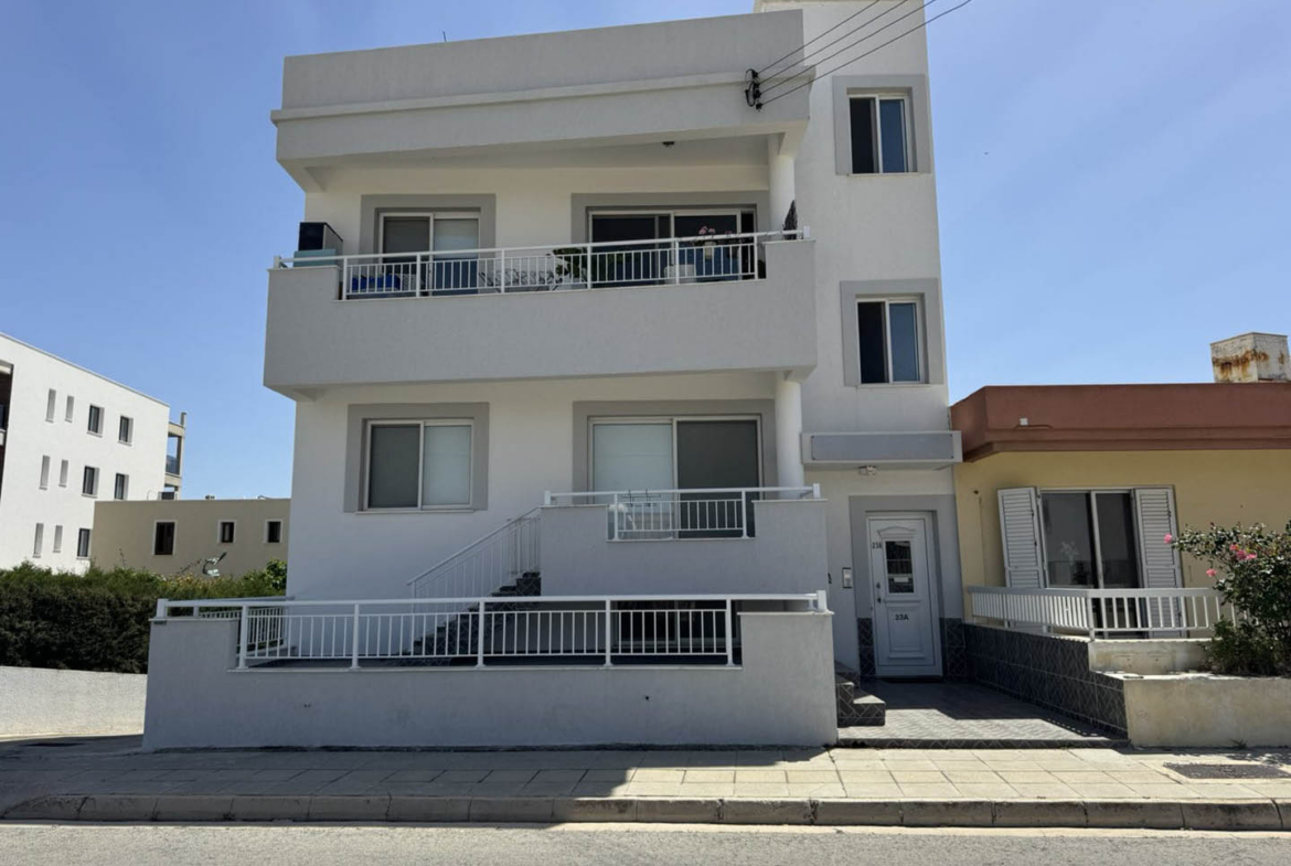 2-Bedroom Apartment with Two Spacious Verandas – Fully Renovated