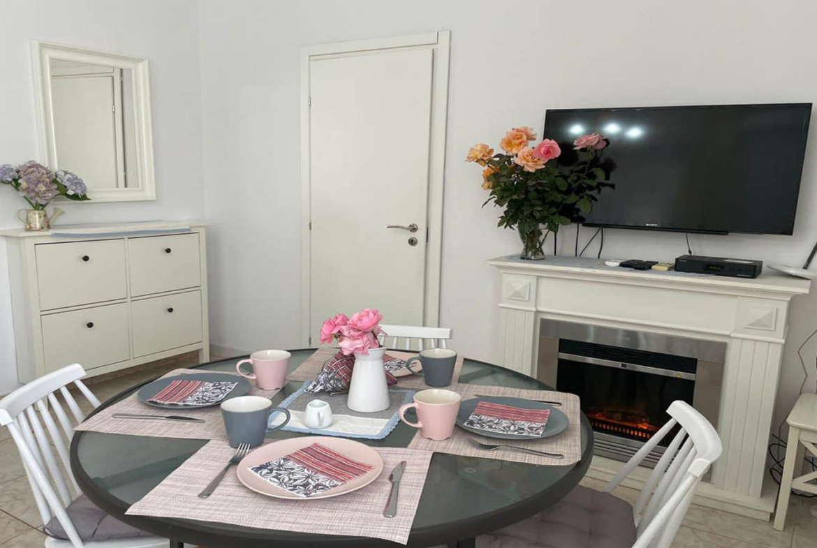 3-Bedroom Apartment Divided into Two Separate Apartments