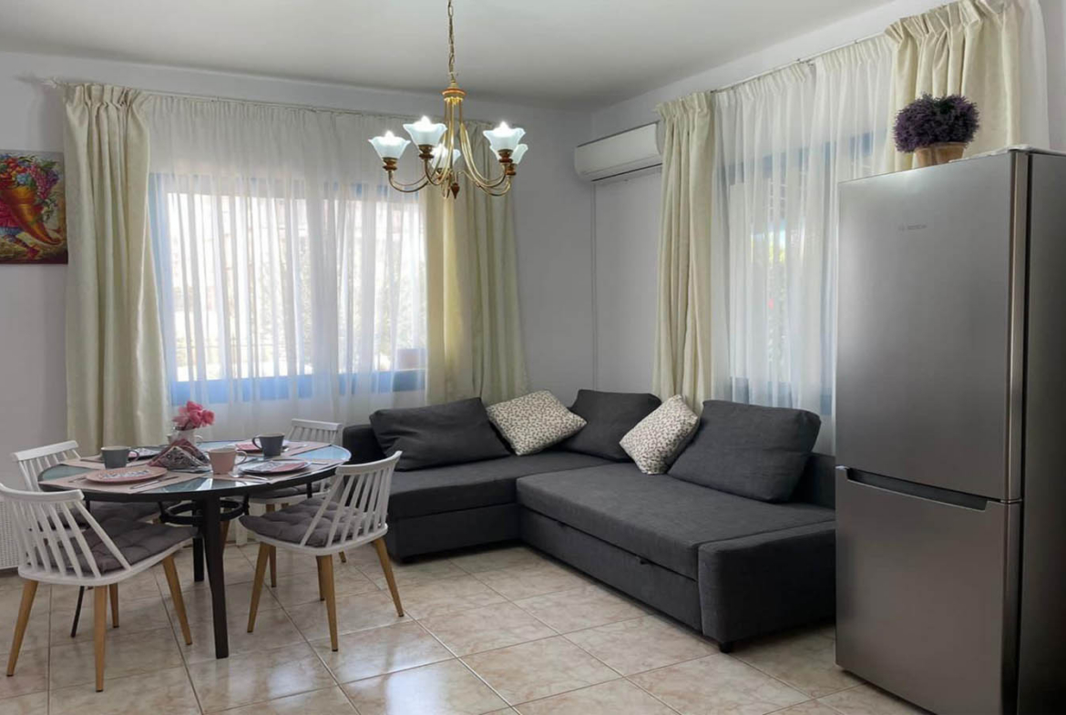 3-Bedroom Apartment Divided into Two Separate Apartments
