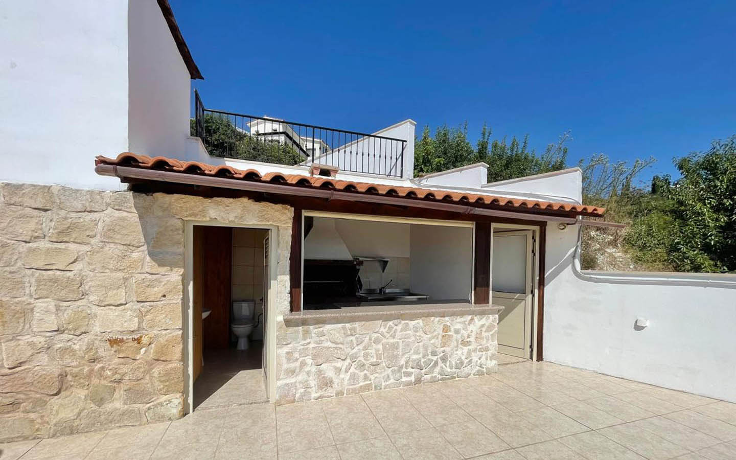 key-ready-house-for-sale-paphos-cyprus11 3-bedroom villa with spectacular view