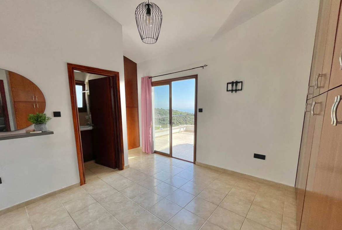 3-bedroom villa with spectacular view