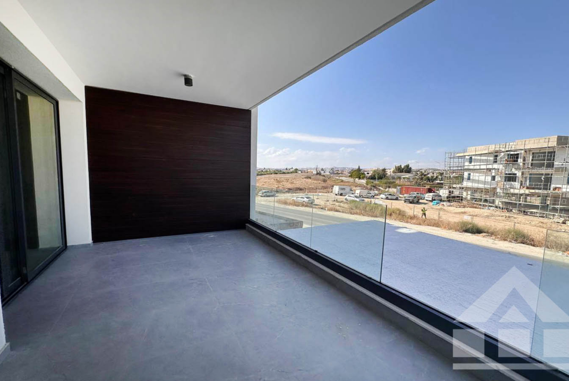 2-Bedroom Apartment with Two Spacious Balconies