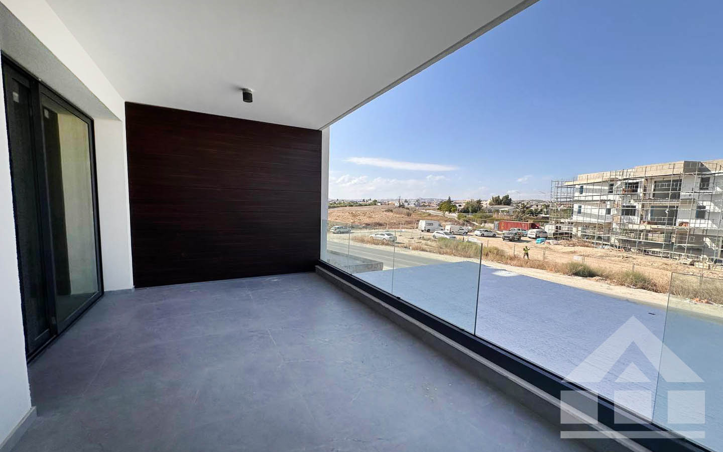 key-ready-modern-apartment-for-sale-larnaca-cyprus4 2-Bedroom Apartment with Two Spacious Balconies