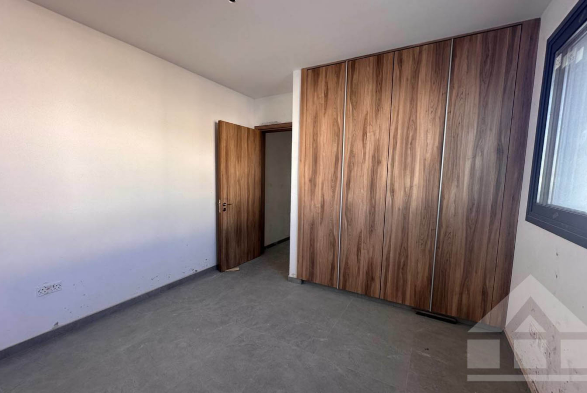 2-Bedroom Apartment with Two Spacious Balconies