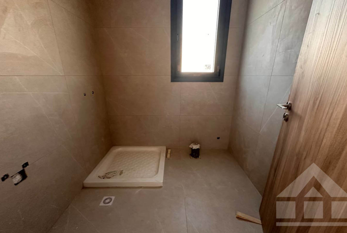 2-Bedroom Apartment with Two Spacious Balconies
