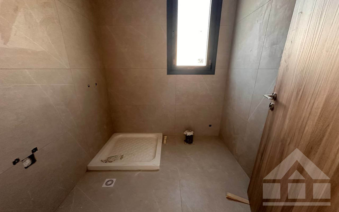 key-ready-modern-apartment-for-sale-larnaca-cyprus6 2-Bedroom Apartment with Two Spacious Balconies