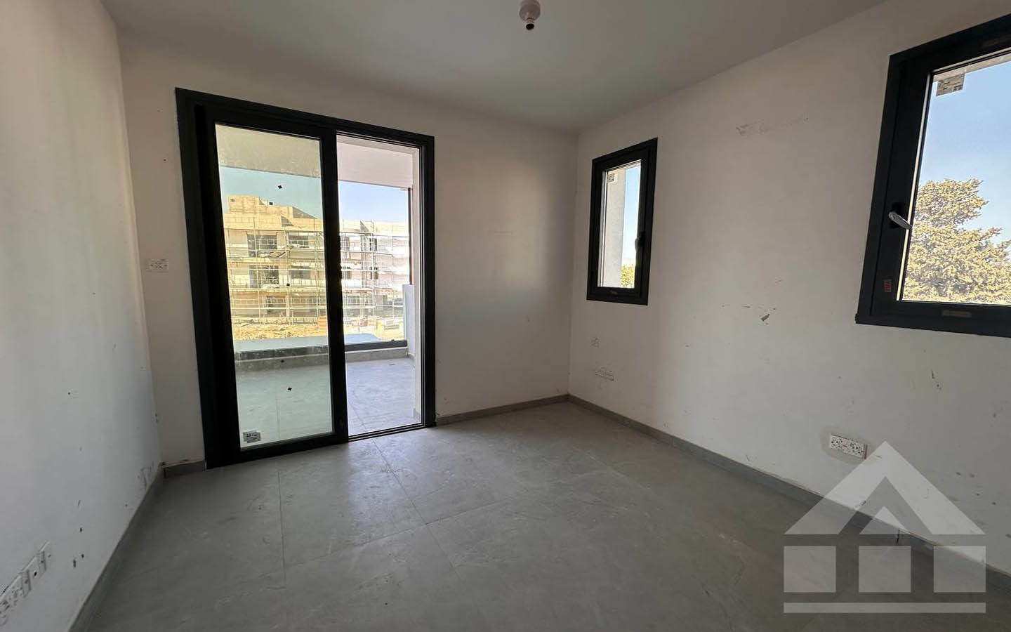 key-ready-modern-apartment-for-sale-larnaca-cyprus7 2-Bedroom Apartment with Two Spacious Balconies