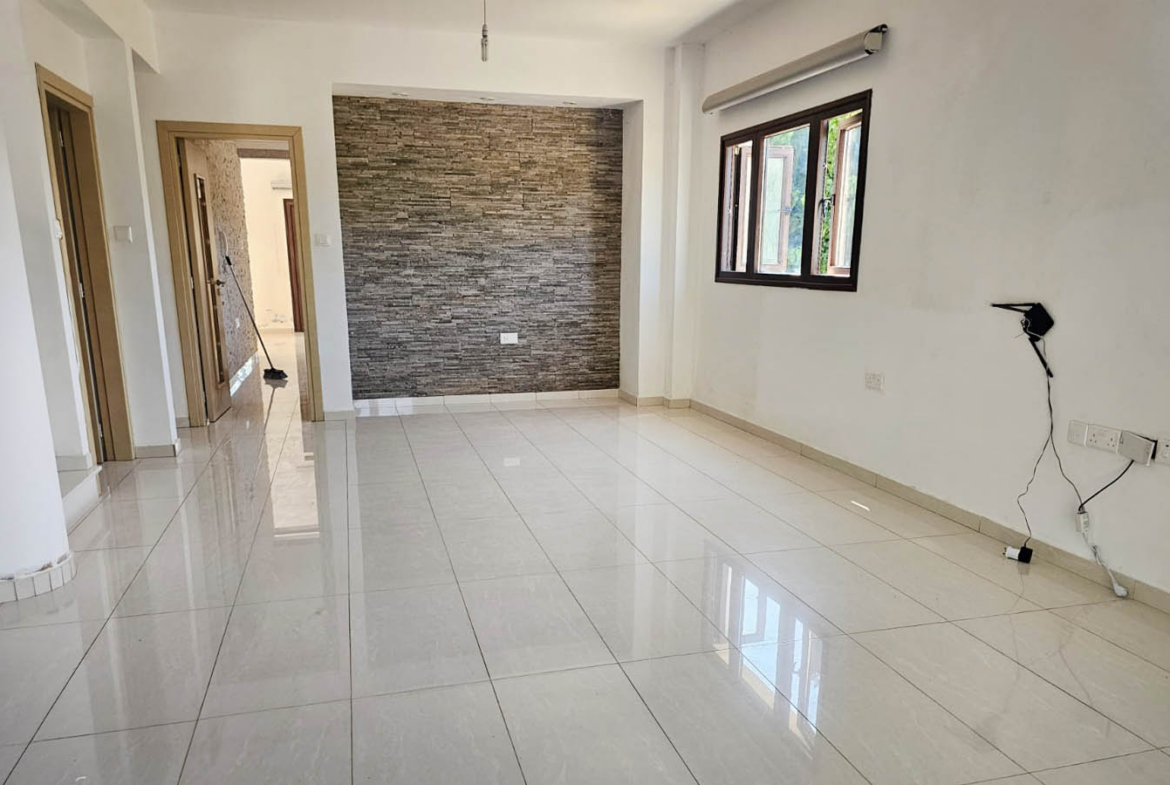 Family Villa with 4 Bedrooms on a Private 1,500 m² Plot