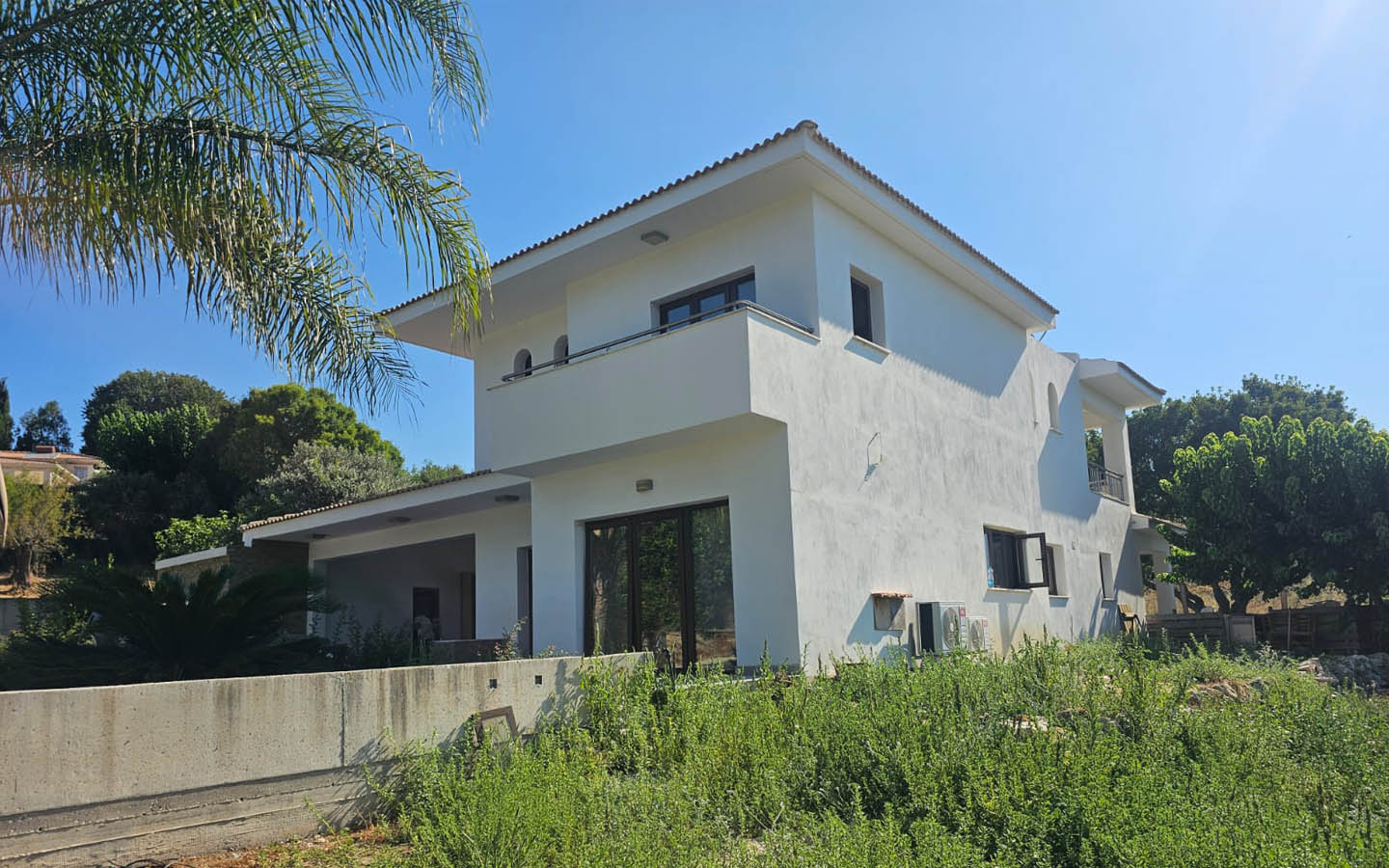 Family Villa with 4 Bedrooms on a Private 1,500 m² Plot